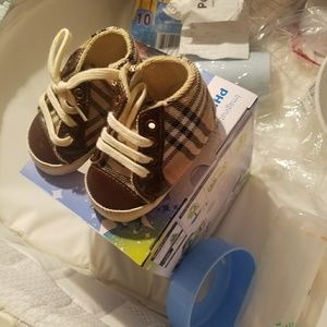 Baby Burberry shoes 6-9mths